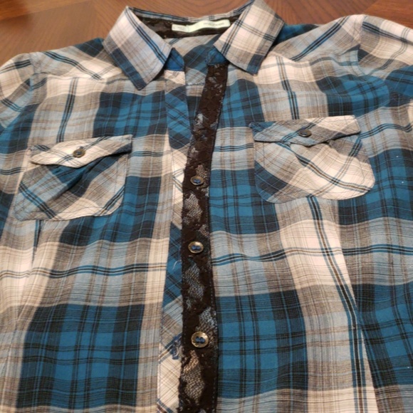 Shirt - Picture 3 of 3